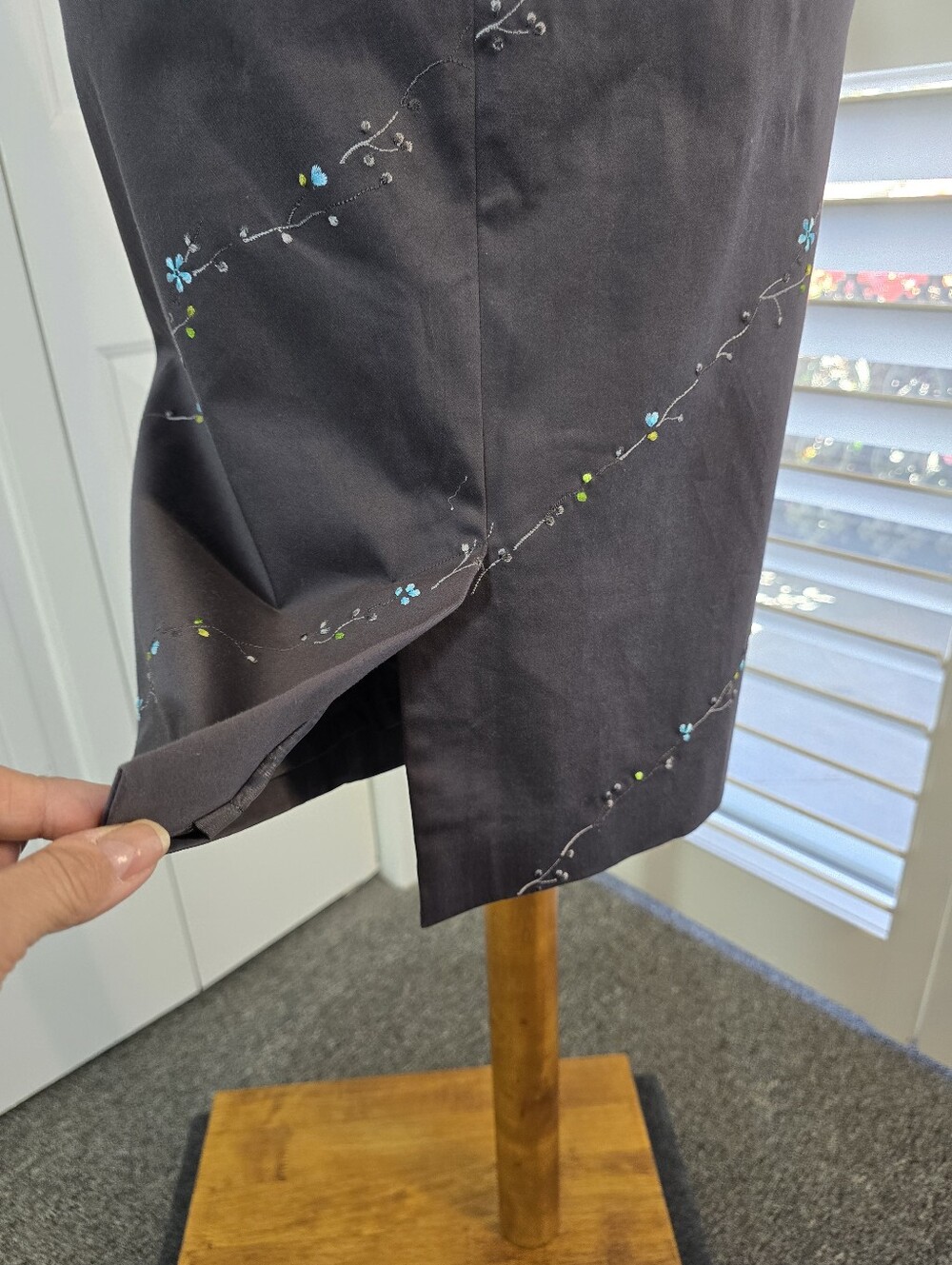 LOFT Dark Gray Pencil Skirt with Blue and Green Floral Embroidery - Picture 5 of 9